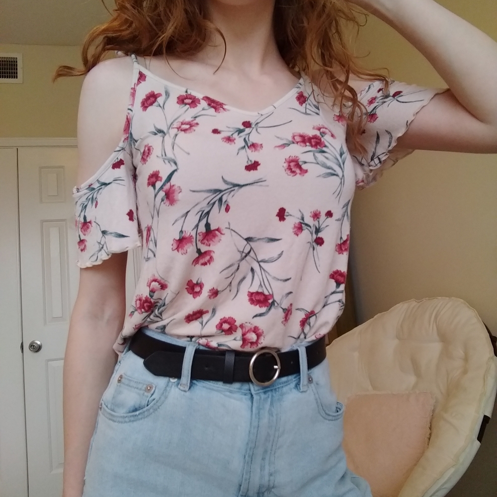 AMERICAN EAGLE / FLORAL TOP / SOFT&SEXY